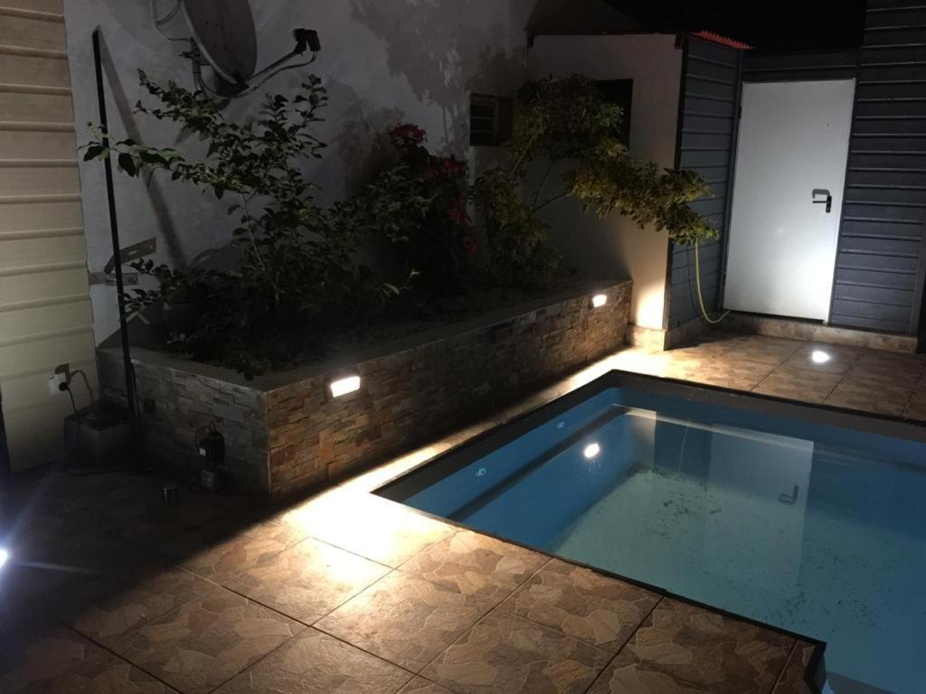 Nicole Residence Avec Piscine Chauffee & Jacuzzi Saint-André Exterior photo