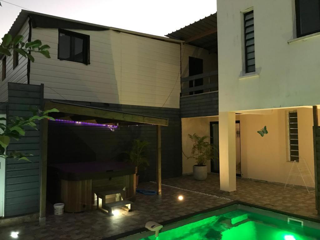 Nicole Residence Avec Piscine Chauffee & Jacuzzi Saint-André Exterior photo